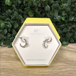 BOMB PARTY GORGEOUS GLAMOUR AMETHYST GREEN NANO RHODIUM PLATING EARRINGS